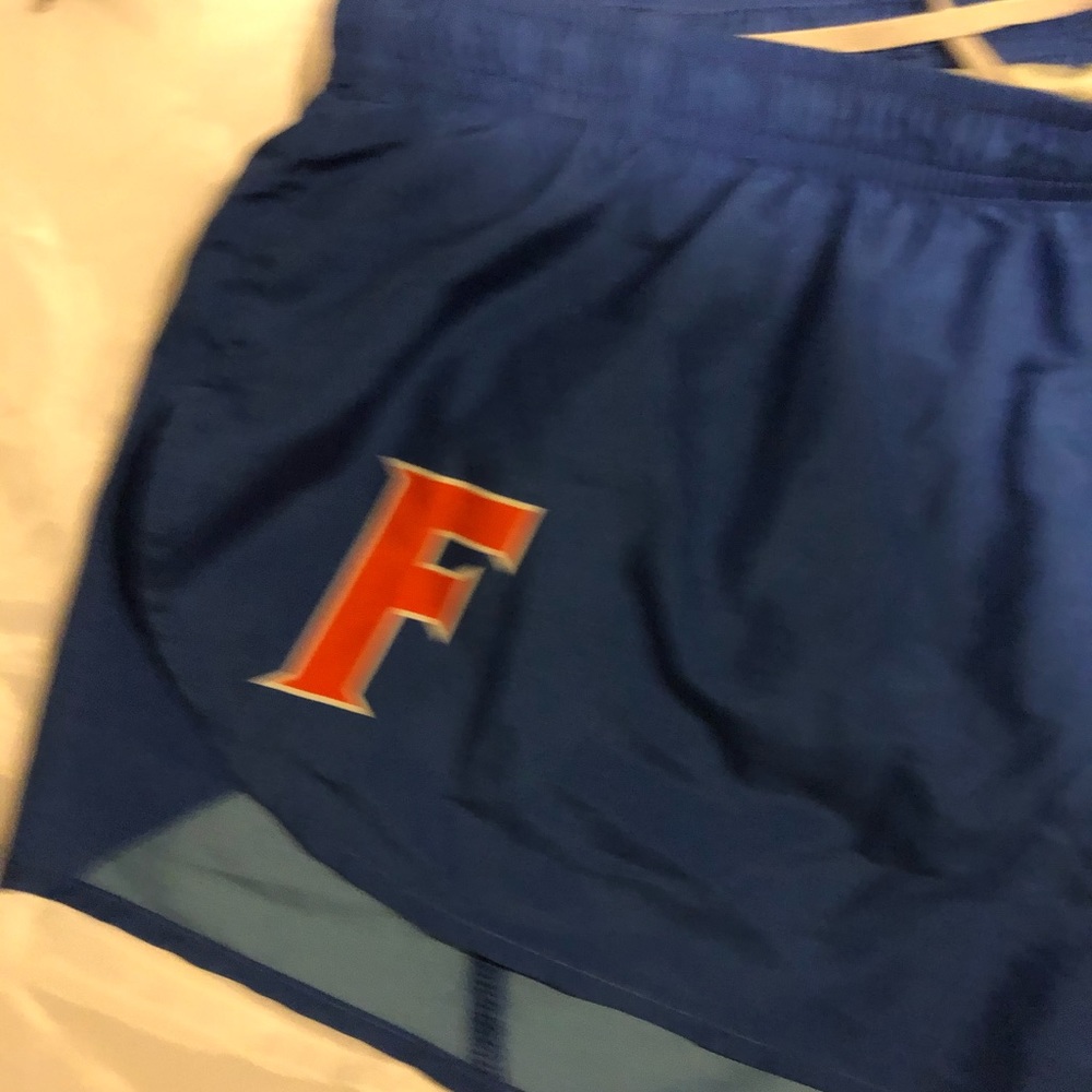 Nike track and field shorts - Picture 2 of 4